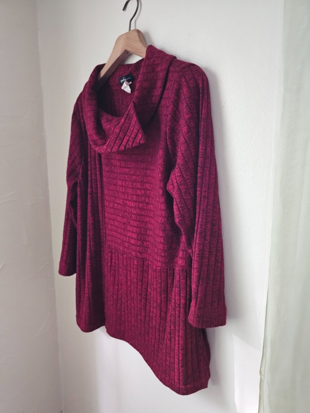 Yushi ribbed cowl neck tunic top marled burgundy color